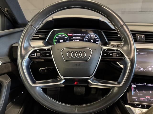 Audi e-tron e-tron 50 quattro 2x S-Line Black Edition 71 kWh | Pano | Afn. trekhaak | Carplay | Adaptive cruise | Stoelverwarming