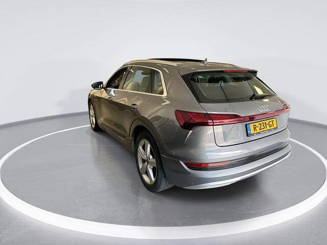 Audi e-tron 55 408pk Quattro Advanced edition Plus 95 kWh · Camera · Panoramadak · Luchtvering · Elek. Voorstoelen · Alarm · Apple/Android Car Play · Navi · 20'' Inch ·