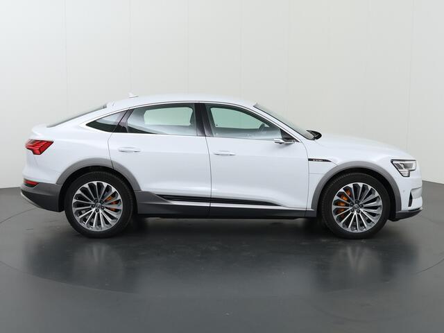 Audi e-tron Sportback 50 quattro S edition 71 kWh | Ele.verstelbare stoelen + Geheugen | Trekhaak | Digitaal Dashboard | Navigatie | 360 Camera | DAB | Luchtvering | Stoelverwarming | Adaptieve Cruise Control |