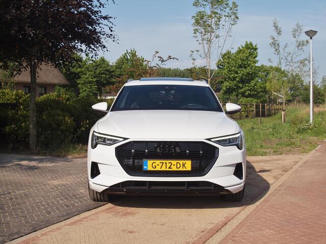 Audi e-tron e-tron 55 quattro advanced 95 kWh | S-Line | Panoramadak | Camera | Bang & Olufsen | Apple Carplay | Leer |