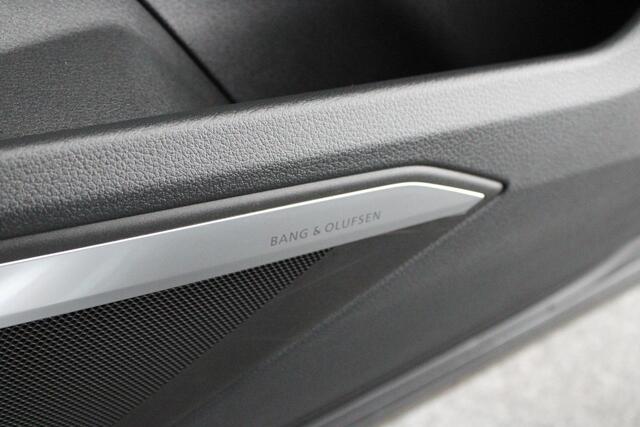 Audi e-tron 55 409pk quattro 2x S-Line 95 kWh Luchtvering B&O Leder Keyless Camera Virtual Cockpit Navigatie