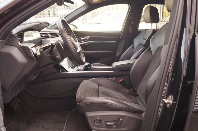 Audi e-tron 55 Quattro 95kWh S-Line -PANO-ECC-NAVI-PDC-