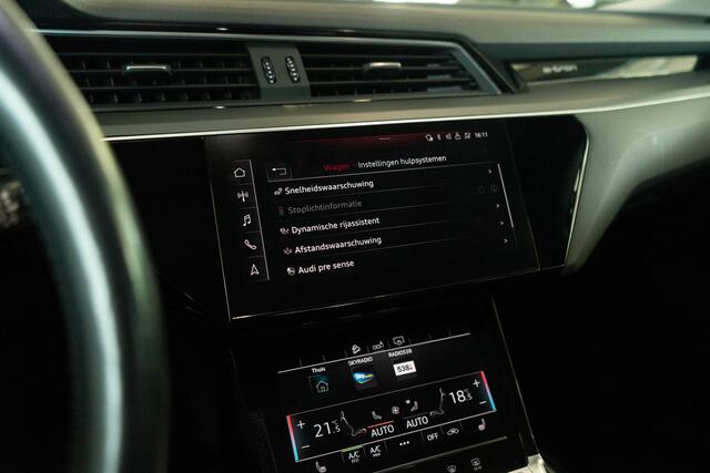 Audi e-tron 50 Quattro / Standkachel/ Luchtvering/ Adaptive Cruise Control/ Trekhaak/ Panoramadak/ 230kW (313PK)