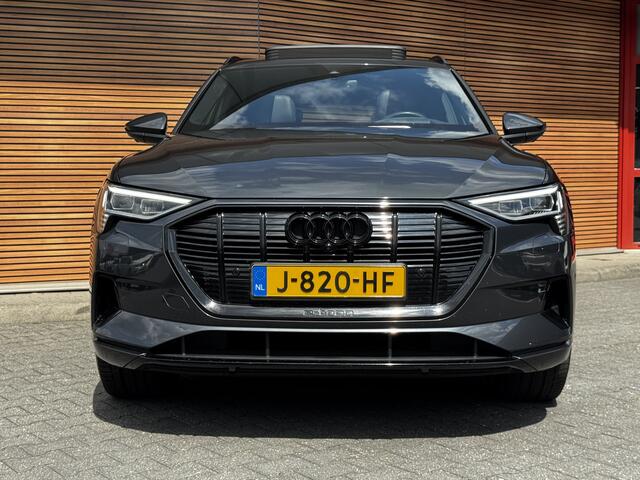 Audi e-tron 55 quattro Business edition Plus 95 kWh Trekhaak / Panoramadak / Leer