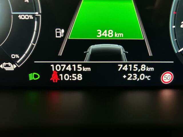 Audi e-tron 55 quattro S edition 95 kWh | Black on Black! | Achteruitrijcamera | Sportstoelen voor met stoelverwarming
