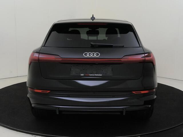 Audi e-tron 55 quattro S edition 95 kWh | Luchtvering | Lederen bekleding | Parkeerassistent | Achteruitrijcamera | Elektrische achterklep | Stoelverwarming | Navigatie Plus |