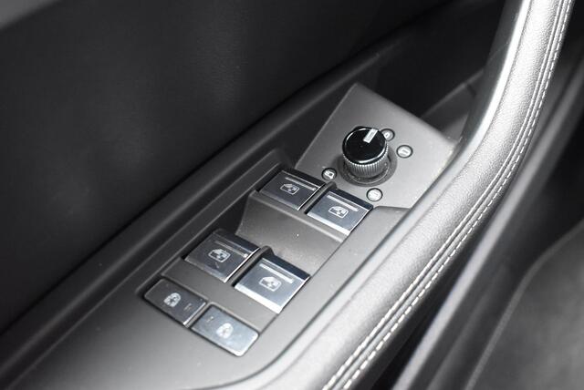 Audi e-tron Sportback 55 quattro Business edition Plus 95 kWh / Panoramadak / Memory stoelen / Leder/ Luchtvering /