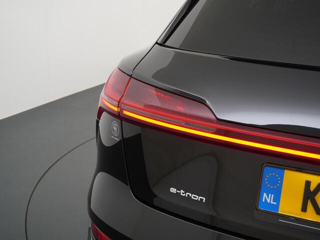 Audi e-tron e-tron 55 quattro advanced Pro Line Plus 95 kWh Pano | HUD | Stoelverwarming |