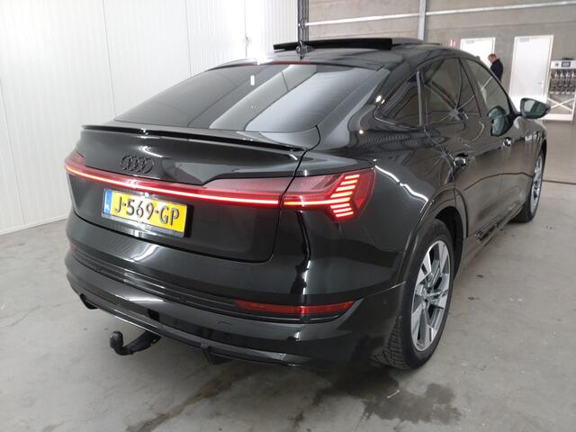 Audi e-tron Sportback 50 quattro S edition 71 kWh | Trekhaak | Elektrische stoelen | Camera | Pano