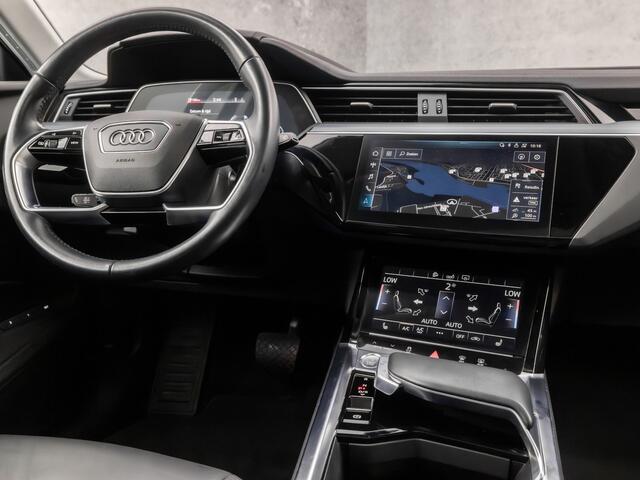 Audi e-tron e-tron 50 quattro Launch edition plus 71 kWh 313Pk Automaat (PANORAMADAK, APPLE CARPLAY, GROOT NAVI, LUCHTVERING, CAMERA, LEDER, MEMORY SEATS, STOELVERWARMING, ADAPTIVE CRUISE, NIEUWSTAAT)
