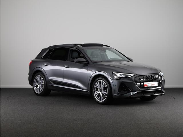 Audi e-tron 55 quattro S-line 95 kWh 408 pk | Navigatie | Panorama dak | Parkeersensoren ( park assist ) | Achteruitrijcamera