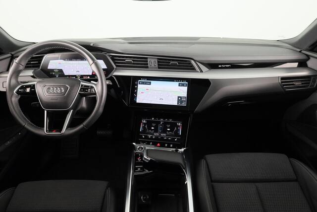 Audi e-tron 55 quattro S-line 95 kWh 408 pk | Navigatie | Panorama dak | Parkeersensoren ( park assist ) | Achteruitrijcamera