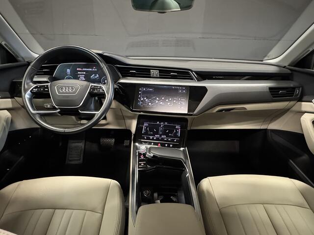 Audi e-tron Sportback 50 quattro 71 kWh | Pano | Camera | Afn. trekhaak | Carplay | Stoelverwarming | Leder