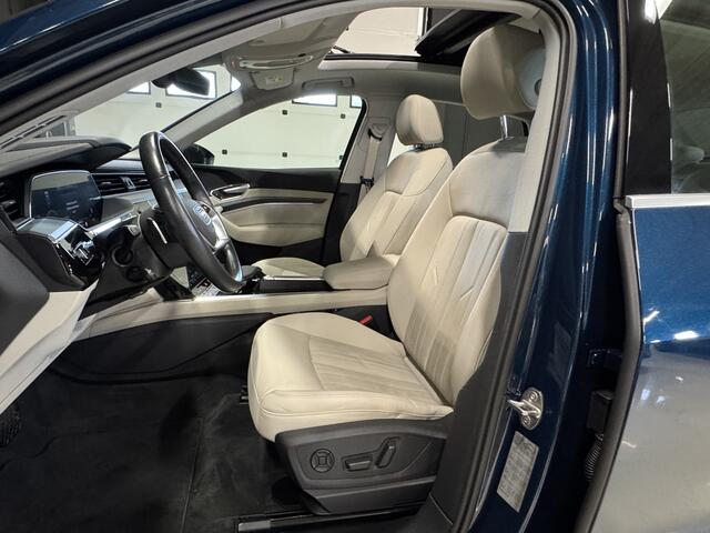 Audi e-tron Sportback 50 quattro 71 kWh | Pano | Camera | Afn. trekhaak | Carplay | Stoelverwarming | Leder