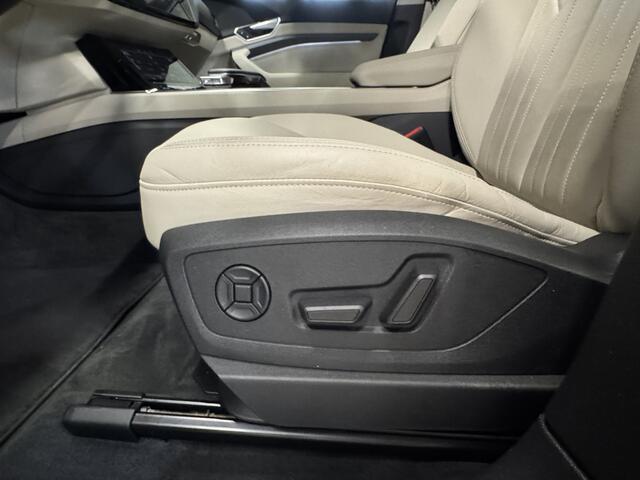 Audi e-tron Sportback 50 quattro 71 kWh | Pano | Camera | Afn. trekhaak | Carplay | Stoelverwarming | Leder