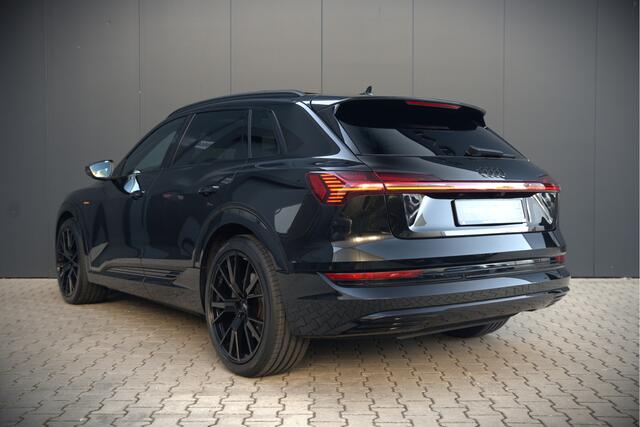 Audi e-tron 50 quattro S edition 71 kWh | S Line | Black Edition | Bang & Olufsen | Panoramadak | Head-Up Display | Trekhaak | Memory Seats | Ambiance Verlichting | Camera | Luchtvering | Adaptive Cruise Control | Keyless | Matrix