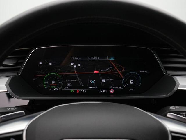 Audi e-tron 50 quattro Launch edition Black 71 kWh 313 pk | Panoramadak | Leder/alcantara | Geheugenstoel | Achteruitrijcamera | Stoelverwarming