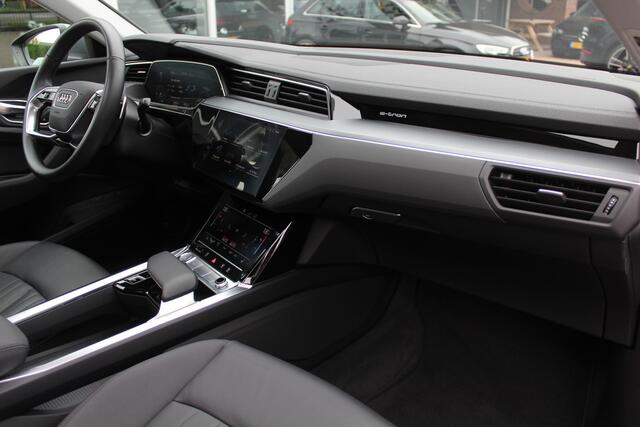 Audi e-tron e-tron 50 quattro Launch edition plus 71 kWh / Panoramadak / Luchtvering / ACC / Virtual Cockpit / 20'' / Navigatie / Leder