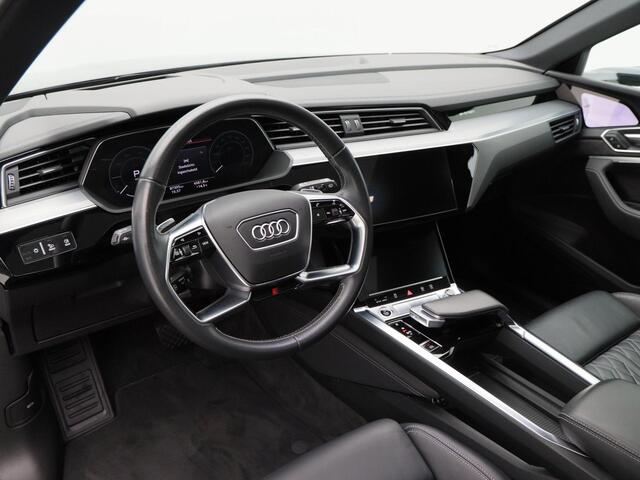 Audi e-tron 55 quattro S-Line 95 kWh 408 Pk | Panoramadak | Adaptive Cruise | Keyless | Camera | Stoelverwarming | Carplay | Navigatie | Head Up | 22 inch | 87.298 Km!!