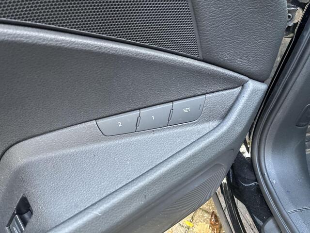 Audi e-tron 55 quattro Business edition 95 kWh · Luchtvering · Camera · Keyless · Elek. Voorstoelen · Leder Interieur · Elek. Achterklep · 22'' Inch ·