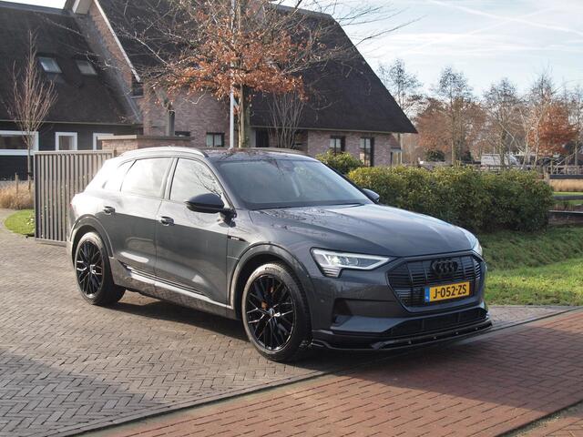 Audi e-tron 55 quattro Business edition 95 kWh | 21 Inch | Camera | Apple Carplay | Sfeerverlichting | Stoelmemory |