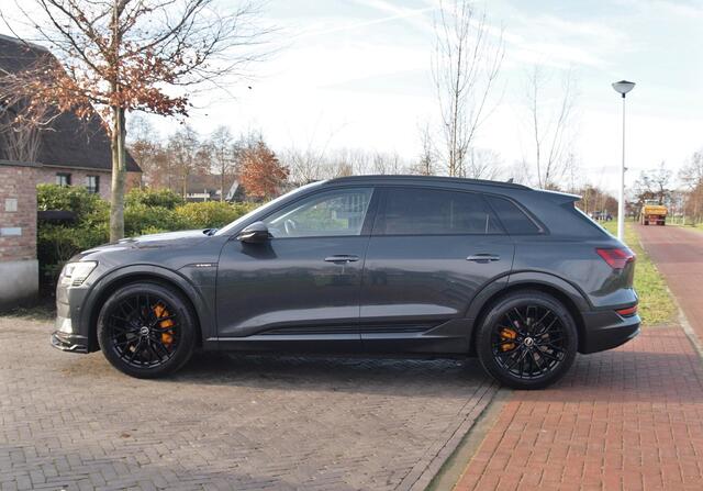 Audi e-tron 55 quattro Business edition 95 kWh | 21 Inch | Camera | Apple Carplay | Sfeerverlichting | Stoelmemory |