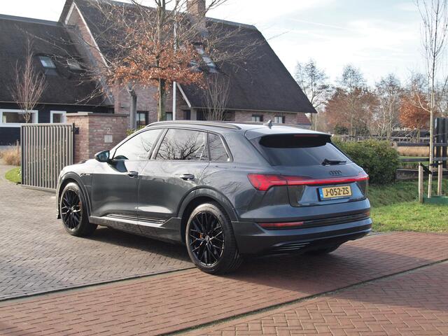 Audi e-tron 55 quattro Business edition 95 kWh | 21 Inch | Camera | Apple Carplay | Sfeerverlichting | Stoelmemory |