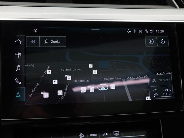 Audi e-tron 55 quattro S edition 95 kWh | Stoelverwarming | Panoramadak | Adaptive Cruise | Navigatie | Apple Carplay | Camera | 22 inch | 63.963 km!!