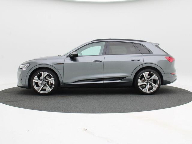 Audi e-tron 55 quattro S edition 95 kWh | Stoelverwarming | Panoramadak | Adaptive Cruise | Navigatie | Apple Carplay | Camera | 22 inch | 63.963 km!!
