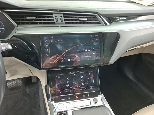 Audi e-tron 50 quattro Business edition Plus 71 kWh 1e-Eig. & Dealer-Onderh. BOVAG-Garantie. NL-Auto.