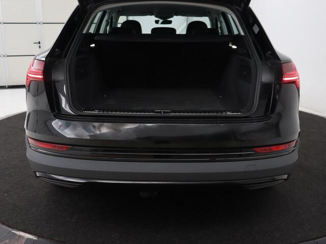 Audi e-tron 55 quattro edition 95kWh | SOH 92% | Leder | Carplay | Trekhaak | Virtual Cockpit | Navigatie | Luchtvering | Parkeerhulp | Audi Sound | Cruise control