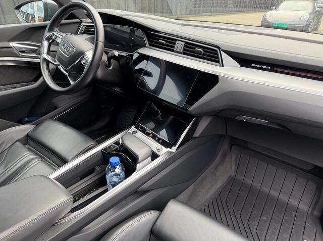 Audi e-tron Sportback 55 quattro edition 95 kWh / 360Camera / Leder / Nachtzicht B&O / 22'' / Carplay / Navigatie / Stoelverwarming / DAB / ACC