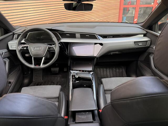Audi e-tron 55 quattro S edition 95 kWh Panodak / Luchtvering / Camera / Carplay / Memory Stoelen