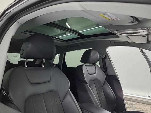 Audi e-tron 55 quattro Business ed. Plus 95 kWh | Trekhaak | Panorama | Navi |