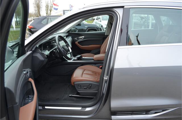 Audi e-tron 55 quattro 95 kWh SOH 90% Panoramadak | Elek. Verst. stoelen + Geh. | Keyless | Stoelverw. | Leer |