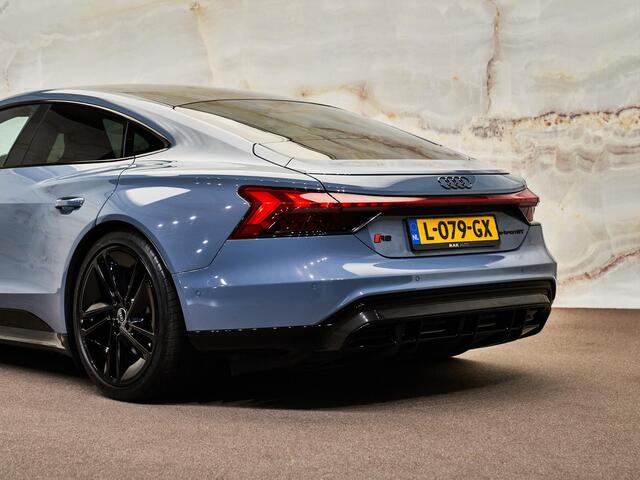 Audi e-tron GT RS, NL-auto, carbon, B&O, 4-wielbest, matrix-LED, luchtv., 360 camera, stl.ventilatie, keyless, privacy, NP170K