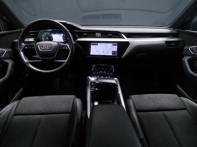 Audi e-tron e-tron 55 quattro advanced 95 kWh [TREKHAAK, SCHUIFKANTELDAK, LUCHTVERING, MEMORY SEATS, ADAPTIVE CRUISE CONTROL, APPLE CARPLAY, ANDROID AUTO, PDC V+A, STOELVERWARMING, NIEUWSTAAT]