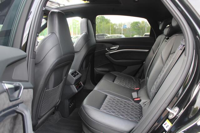 Audi e-tron Sportback 55 quattro edition 95 kWh / Full option! / Panoramadak / Camera / Head-up / RS Seats / 21'' / Luchtvering / Matrix LED / B&O / ACC / Stoelverwarming