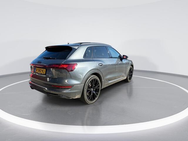 Audi e-tron 55 Quattro S Edition 95 kWh · Panoramadak · Camera · Luchtvering · Matrix LED · Elek. Voorstoelen + Geheugen Bestuurder · Optiekpakket Zwart · 22"Velgen ·
