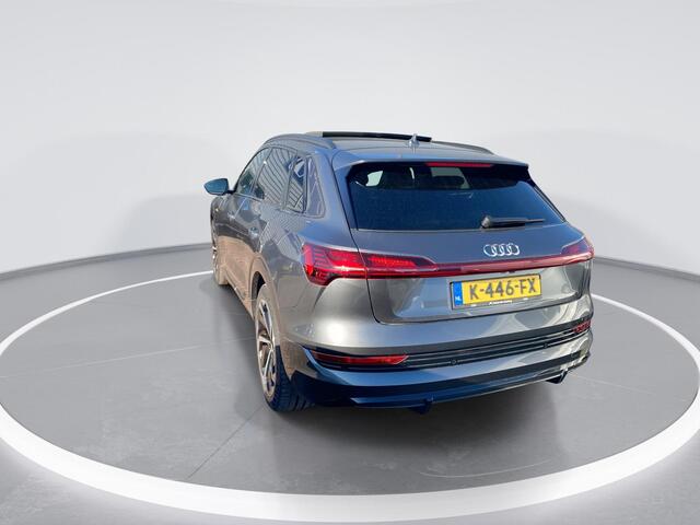 Audi e-tron 50 quattro S edition 71 kWh · Panoramadak · Elek. Voorstoelen + Geheugen · Apple/Android Car Play · Camera + Parkeersensoren ·
