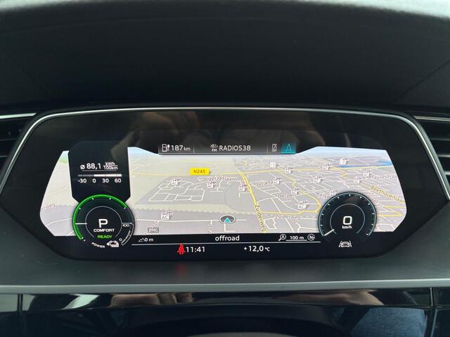 Audi e-tron e-tron 55 Quattro S-Line 95 kWh ? Pano ? Sportleder ? Luchtvering