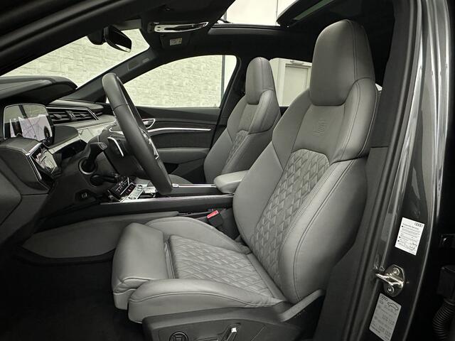 Audi e-tron Sportback S Quattro 95 kWh | RS-Stoelen | Panorama | 360 Camera | Valcona Leder | ACC | B&O Sound | Luchtvering | Soft-Close | Camera Spiegels | Nachtzicht | Keyless-Entry | Head-Up | 4-Zone Clima | Stoelverwarming V+A | Sfeerverlichting | Memory | Carpla
