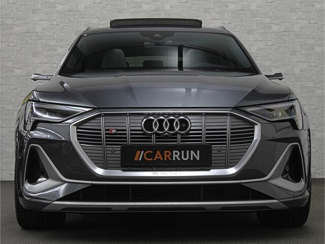Audi e-tron Sportback S Quattro 95 kWh | RS-Stoelen | Panorama | 360 Camera | Valcona Leder | ACC | B&O Sound | Luchtvering | Soft-Close | Camera Spiegels | Nachtzicht | Keyless-Entry | Head-Up | 4-Zone Clima | Stoelverwarming V+A | Sfeerverlichting | Memory | Carpla