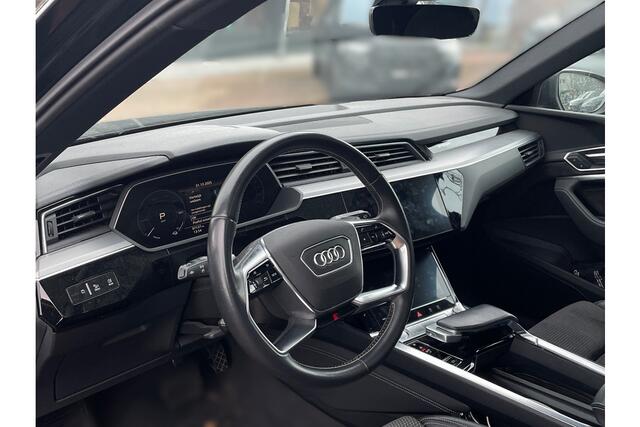 Audi e-tron e-tron 50 quattro Launch edition Black 71 kWh S-Line | Black Edition | Panoramadak | Memory Seat | Luchtvering | Adaptive Cruise Control | Keyless | Matrix LED | Stoelverwarming | NAP |