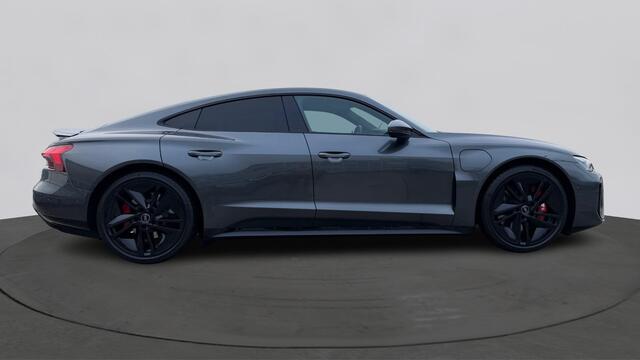 Audi e-tron GT quattro S e-tron GT 97kWh 592 2AT Automaat | Velgen, gegoten lichtmetaal 21" "5-dubbelspaak-Konkavmodule"-design | Optiekpakket zwart plus | Matrix-ledkoplampen met dynamische knipperlichten | Sportstoelen pro voorin | Designpakket rood