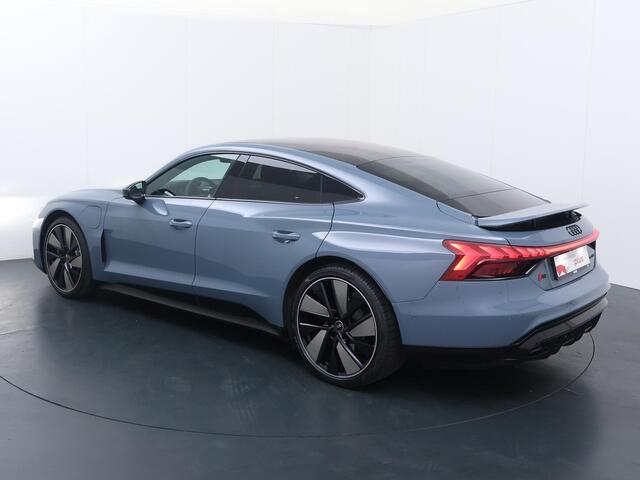 Audi e-tron GT RS 93 kWh | 598 PK | Panoramadak | Top view 360° camera | 21" LM velgen | Luchtvering | Voorstoelen verwarmd | Sportstoelen |