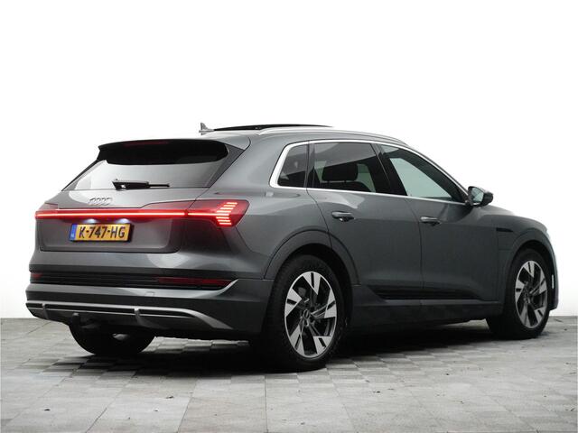 Audi e-tron 55 quattro 408pk S edition- SOH 95%, Bang Olufsen, Panoramadak, Sfeerverlichting, Led Matrix, Daytona Grijs
