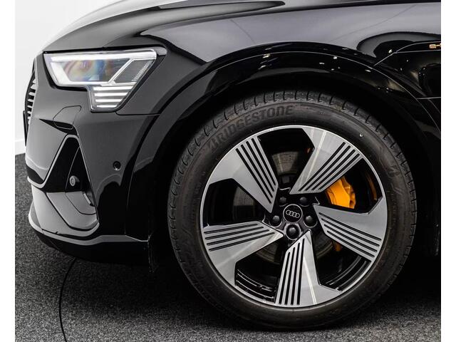 Audi e-tron Sportback 55 Quattro S-LINE 95 kWh (300kW/408pk) ** MATRIX, VIRTUAL SPIEGEL, LEDER, PANO, TREKH, 21-inch LMV, OPTIK SCHWARZ ** 1e EIG - UNFALLFREI ** ** INFORMEER OOK NAAR ONZE AANTREKKELIJKE FINANCIAL-LEASE TARIEVEN **