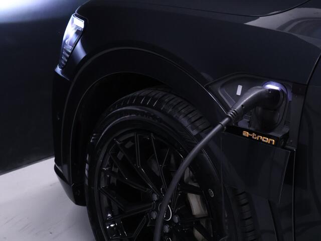 Audi e-tron 55 quattro Business edition Plus 95 kWh [SCHUIFDAK, MEMORY SEATS, CAMERA, APPLE CARPLAY, ANDROID AUTO, NIEUWSTAAT]