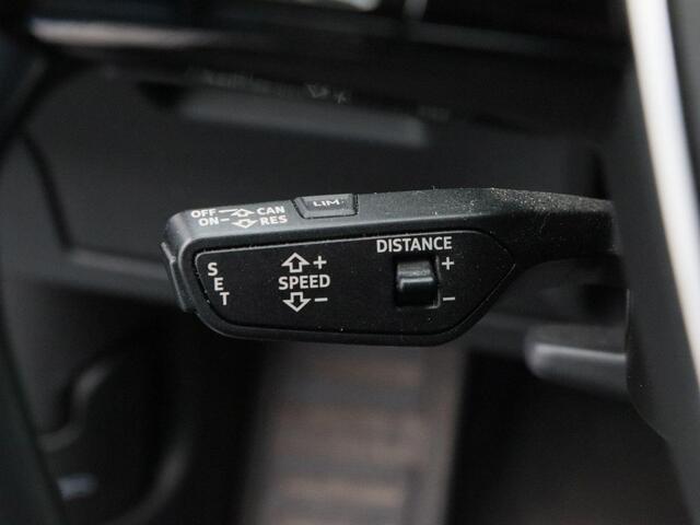 Audi e-tron 55 quattro Business edition 95 kWh 408 Pk | Camera | Stoelverwarming | Sportstoelen | Climatronic | Bluetooth | Navigatie | 19 Inch | 86.637 Km !!